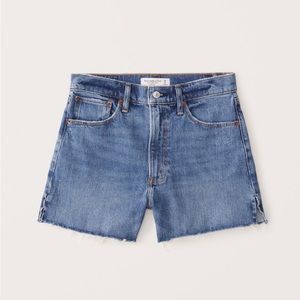 Abercrombie & Fitch 4 Inch Mom Shorts